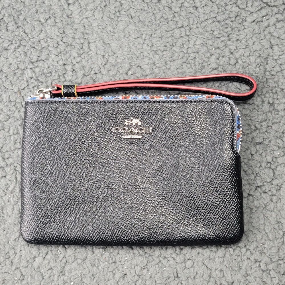 Coach Wristlet Black Pebbled Leather Floral Trim Zip Around Wallet Clutch 22790 - Picture 2 of 12